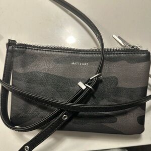 Matt & Nat triplet vegan camo crossbody